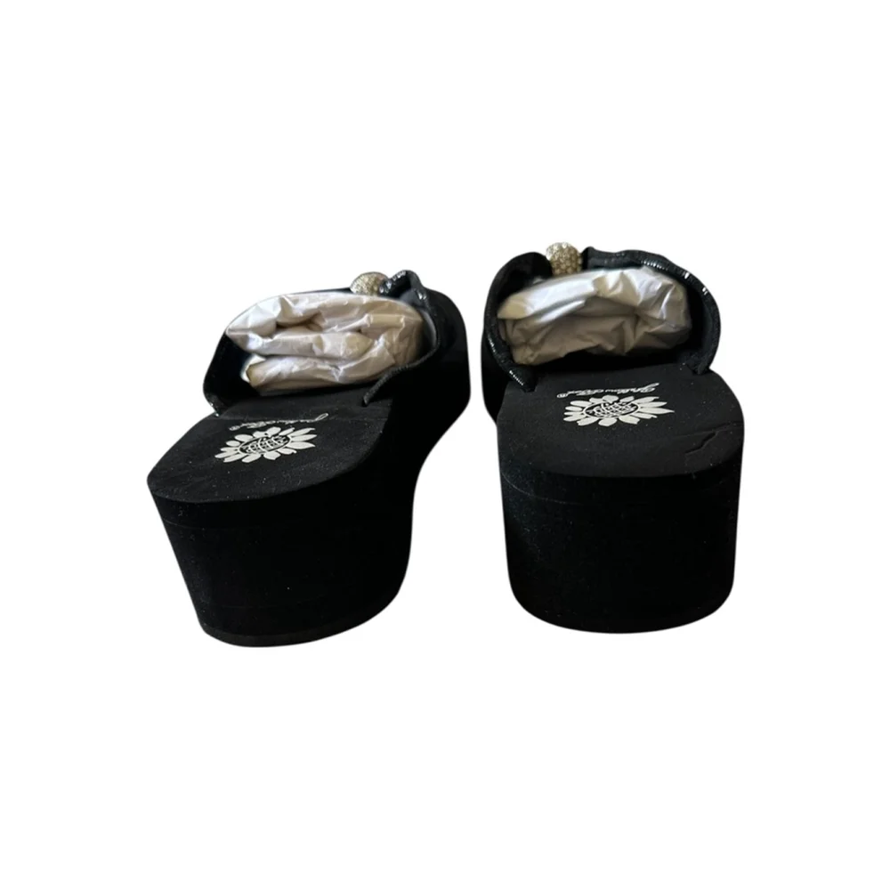 Women's Yellow Box Black Wedge Flip Flop Sandals Size 8 with Rhinestones - Picture 7 of 10